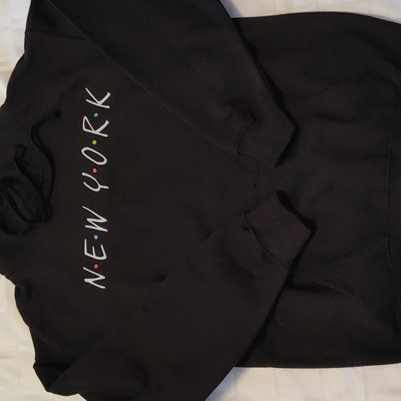 Friends New York Black Hoodie - Picture 3 of 8